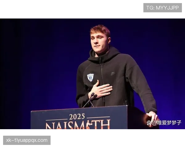 库珀·弗拉格无球跑动制造空位，拉开进攻空间改变球队战术格局