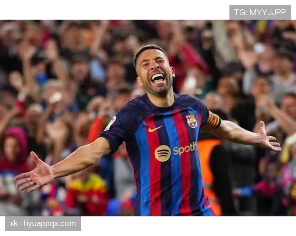 巴萨进攻体系过度依赖边路，中路渗透能力受限影响破局效率